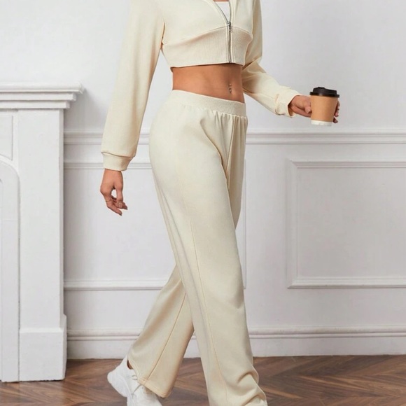 Zip Up Crop Hoodie & Wide Leg Sweatsuit *NEW* - Picture 3 of 6